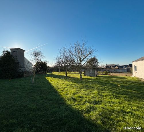 Terrain 650 m² Créances