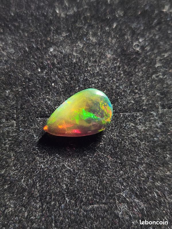 Opale Noire Naturelle D'Éthiopie 4,67 Carats - Taille Ovale 15,5x12mm, Vidéo Incluse - Neuf Avec étiquette