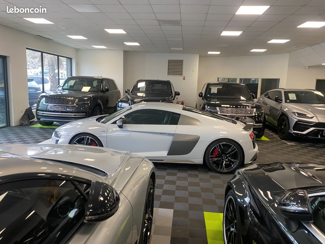 Audi R8 620 CV V10 Performance LOA 1 299 Euros Par mois Sièges Recaro Carbon Interieur et Moteur Gris Suzuka V 10 (image 24)
