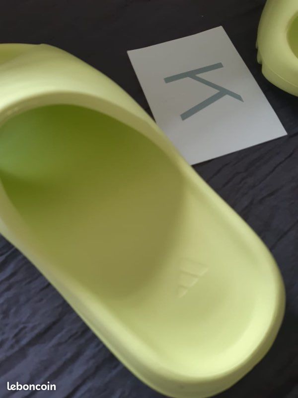 adidas gazelle silver green womens Adidas Yeezy Slide Onyx main image 0