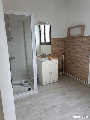Maison a louer rue calme
