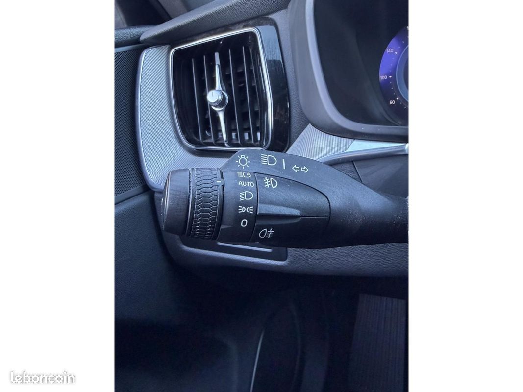 VOLVO XC60 T6 R-DESIGN 253 + 145ch AWD GEARTRONIC (image 8)