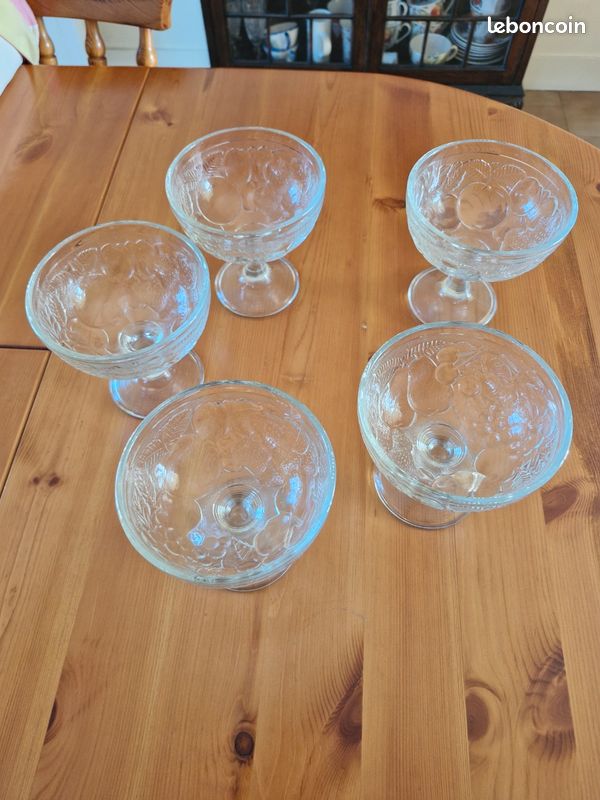 Lot de 5 Coupes à Glaces en très bon état (image 1)