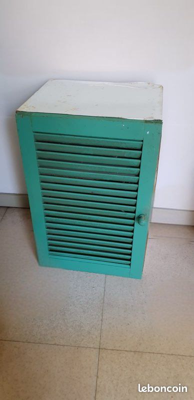 Petit placard vert (image 1)