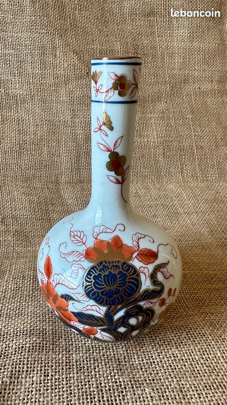 Vase bouteille en porcelaine peint à la main, décor Imari, cachet rouge, 15,5 cm (image 2)