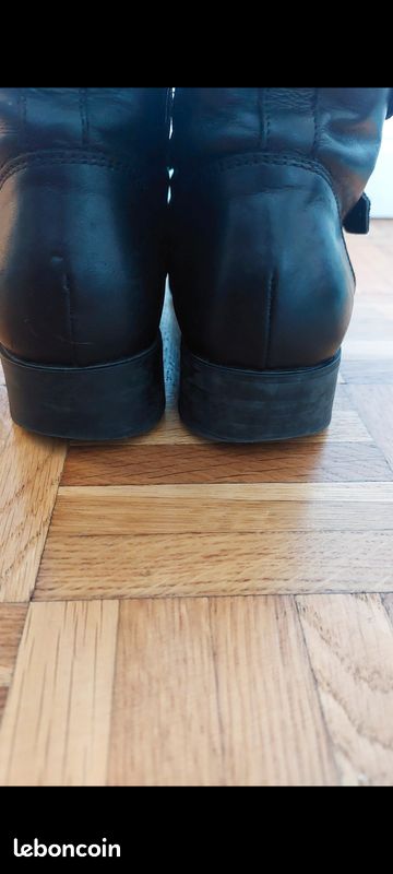 Bottines noires cloutées (image 7)