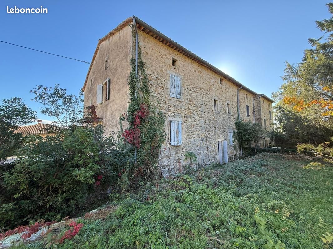 Maison 6 pièces 145 m² · à Banne · 145 m² · 148 000 €