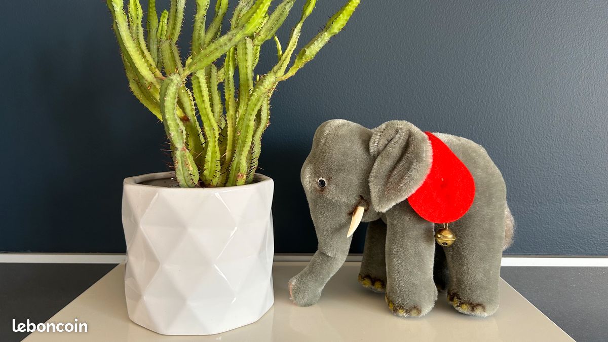 Peluche éléphant Vintage – Ancien Jouet Des Années 60 – État Assez Bon
