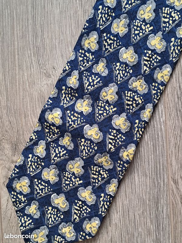 Cravate Ungaro 100% Soie - Fabriquée En Italie - Motif Géométrique Multicolore