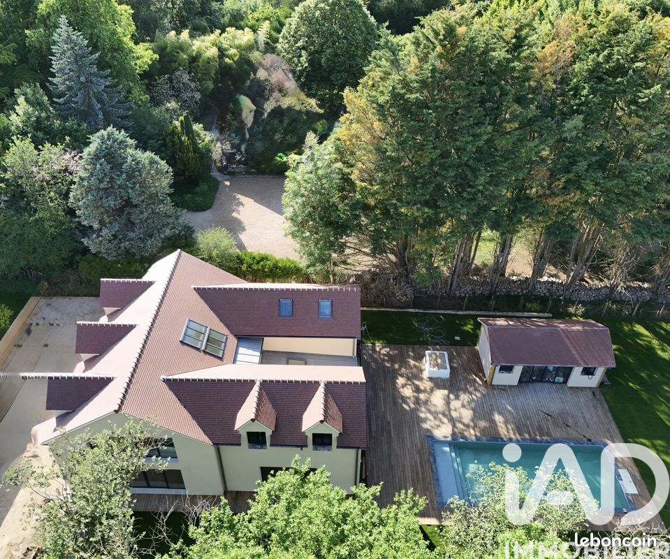 Maison 12 pièces 360 m² · à Montfort-l'Amaury · 360 m² · 2 095 000 €
