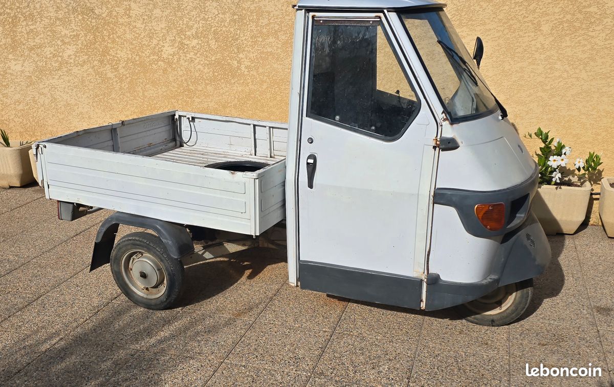 Piaggio Ape Petit Triporteur RARE SCOOTER TRIPORTEUR APE PIAGGIO