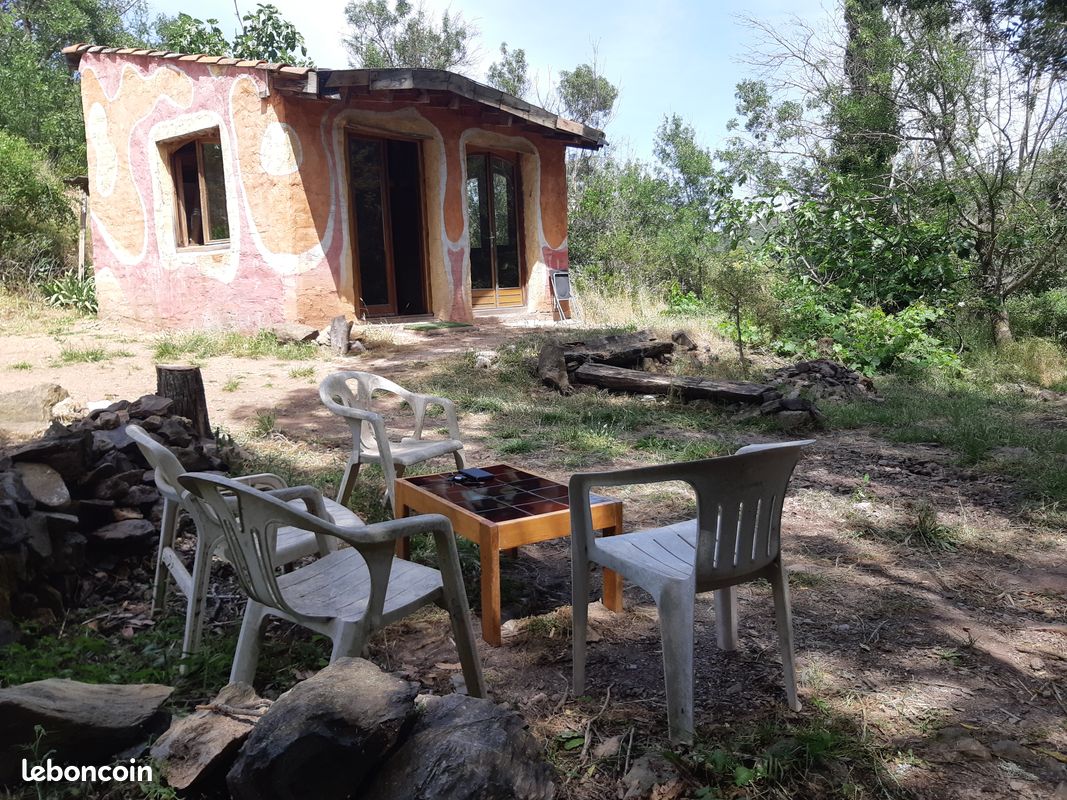 Lieu de vie nature eau bergerie cabane terrain · à Tuchan · 38 500 €