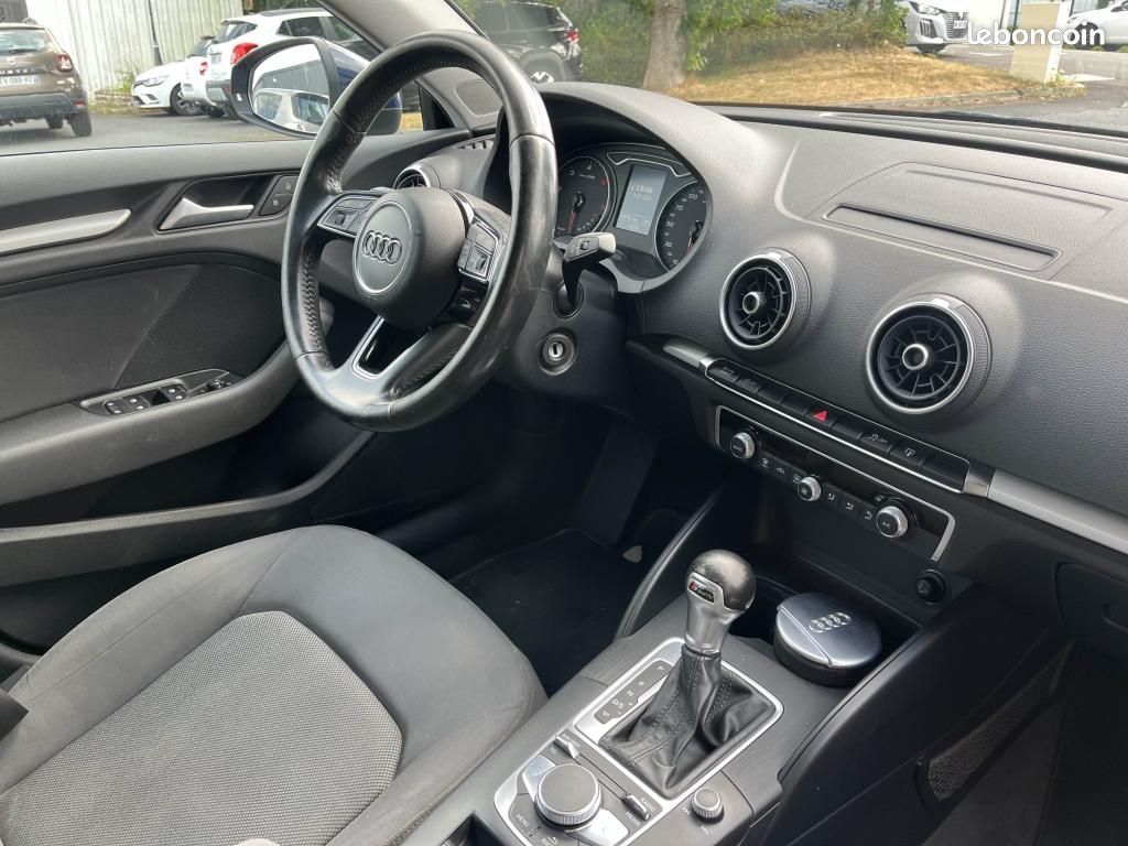 AUDI A3 Sportback 1.6 TDI - 110 - BV S-Tronic 7 8V SPORTBACK Business Line PHASE 2 (image 24)