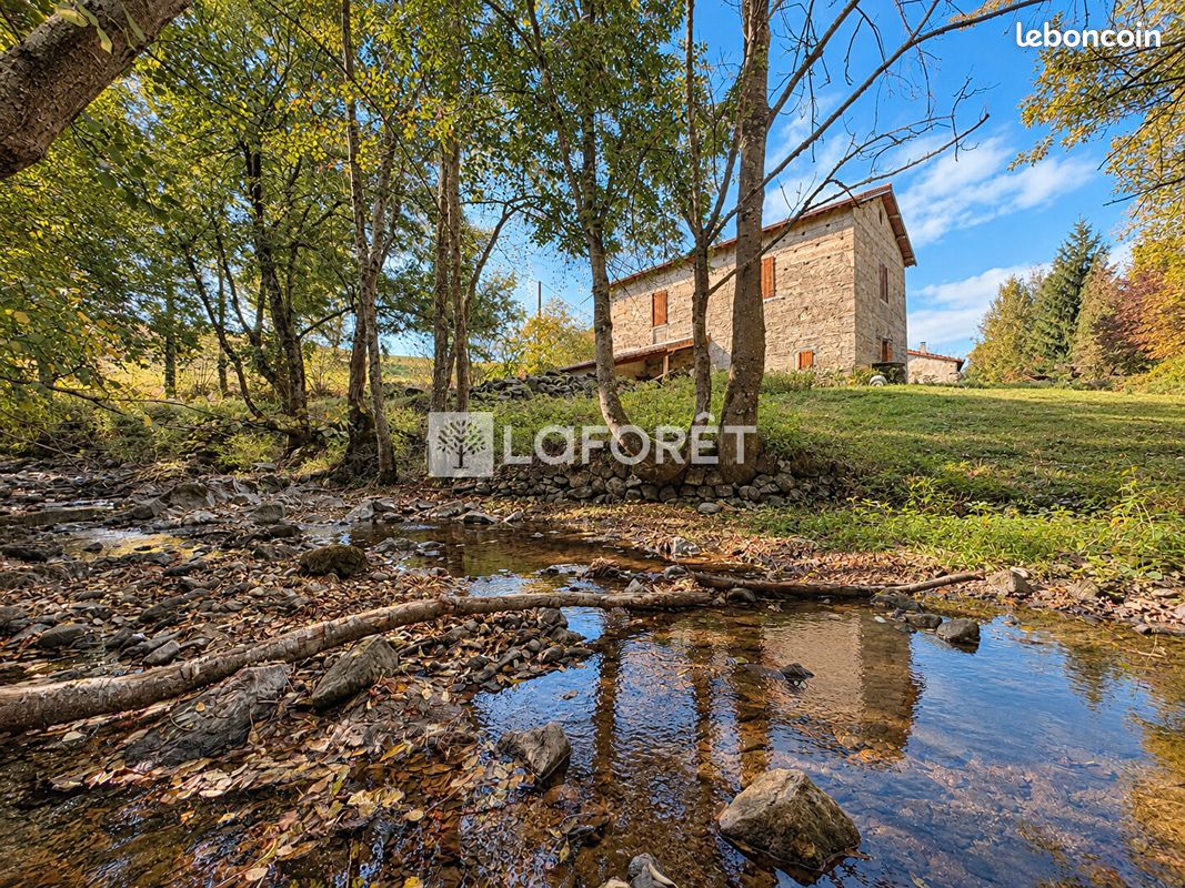Terrain 200 m² · à Saint-Martin-en-Haut · 200 m² · 535 000 €