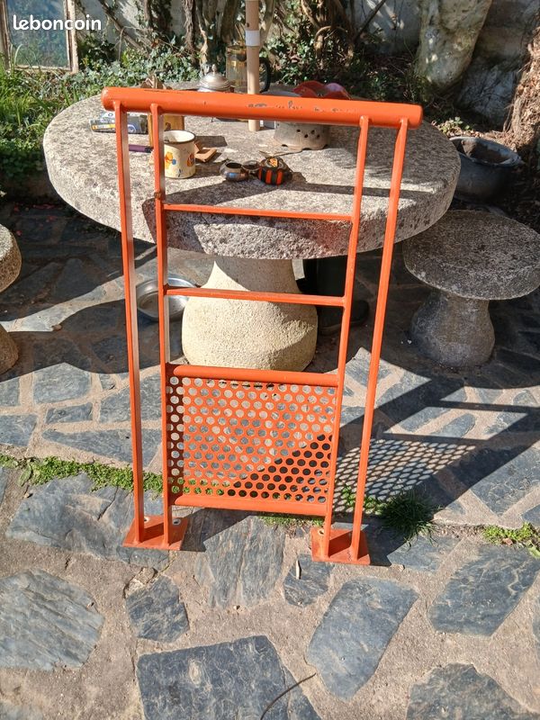 Barrière en fer (image 1)