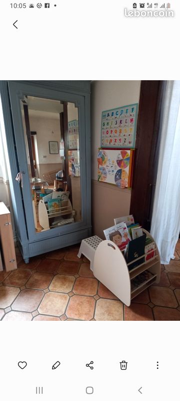 Armoire parisienne avec miroir (image 1)