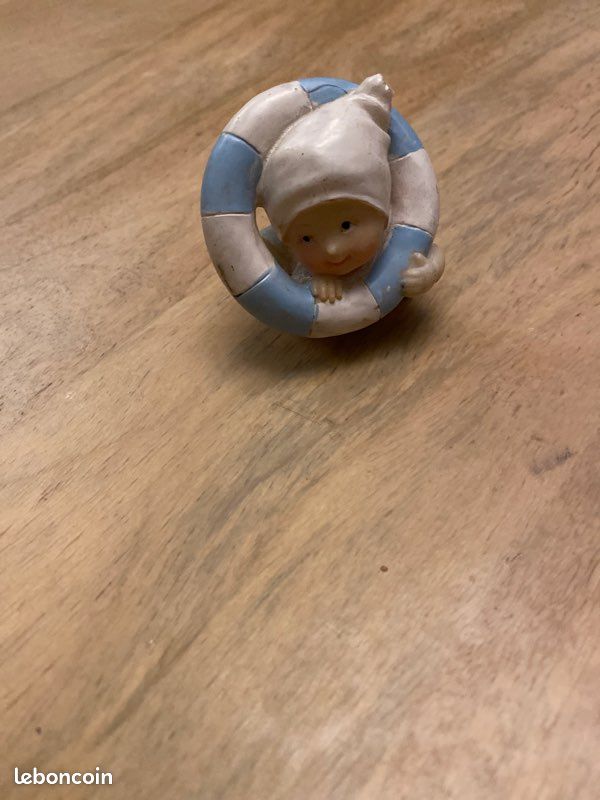 Figurine bébé marin (image 1)