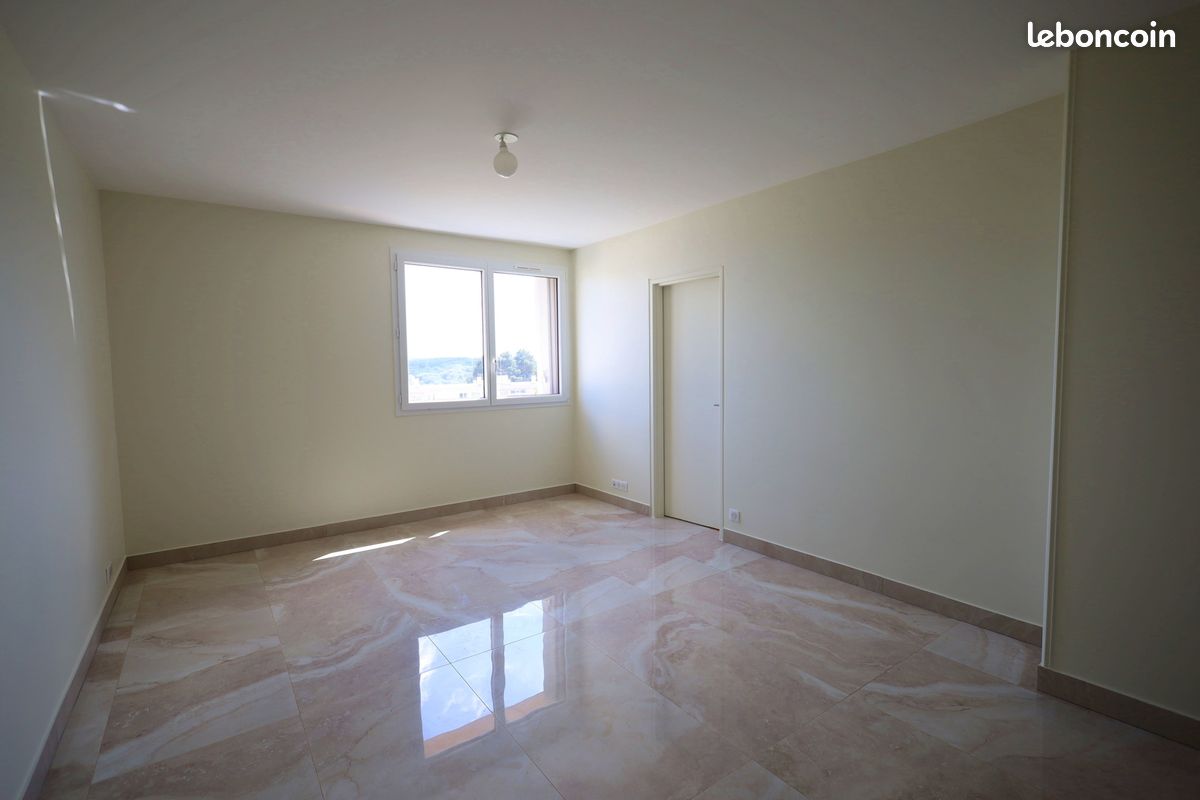 Appartement 4 pièces 74 m² · à Le Plessis-Robinson · 74 m² · 294 000 €