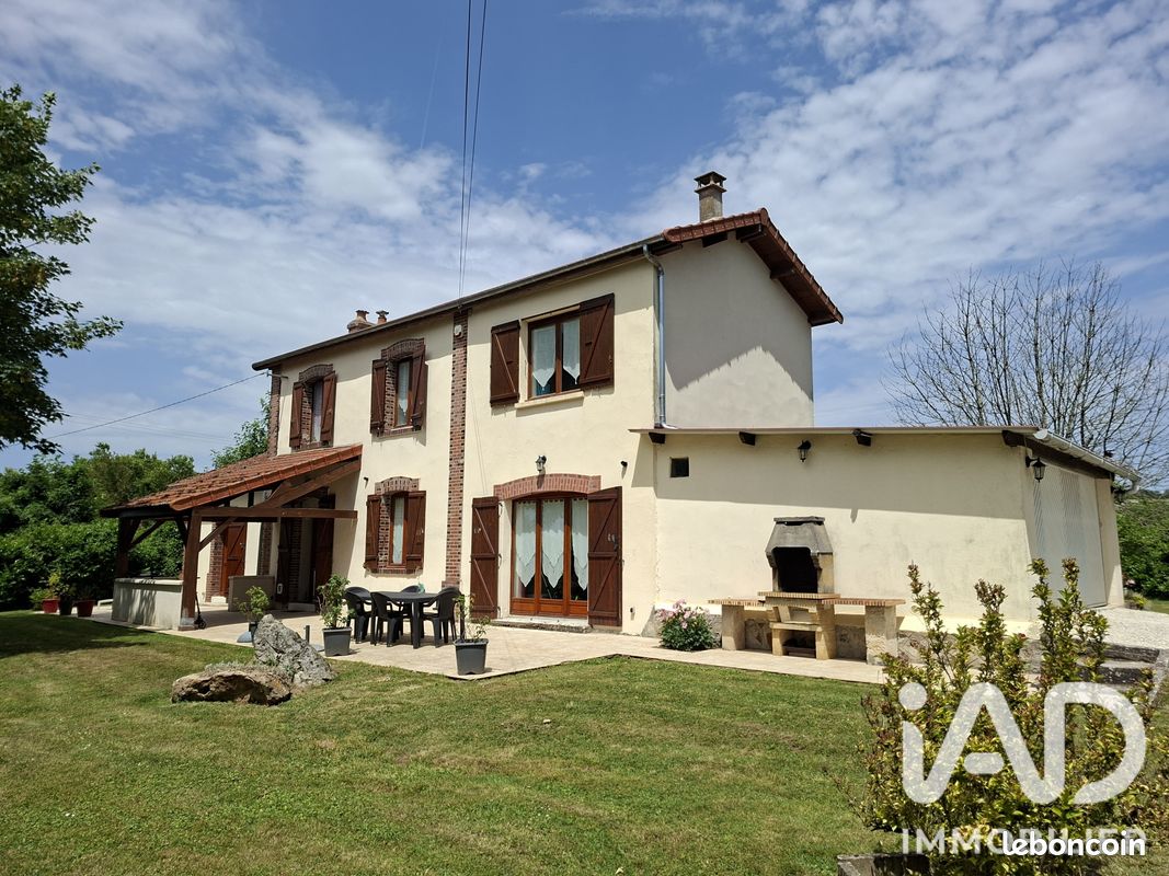 Maison 5 pièces 116 m² · à Thorigny-sur-Oreuse · 116 m² · 220 000 €