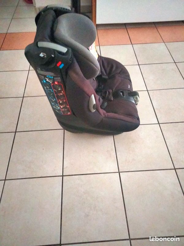 Vend siége auto bébé confort opal noir bonne état général 130e (image 2)