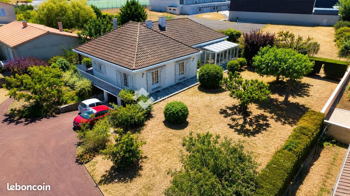 Maison 7 pièces 181 m² · à Buxerolles · 181 m² · 271 500 €