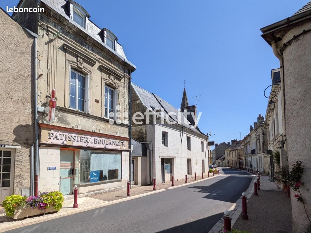 Immeuble 180 m² · à Cinq-Mars-la-Pile · 180 m² · 118 000 €