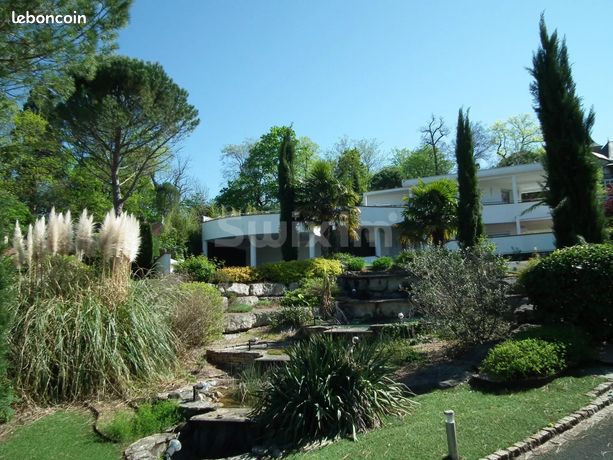 Villa 8 pièces 329 m²