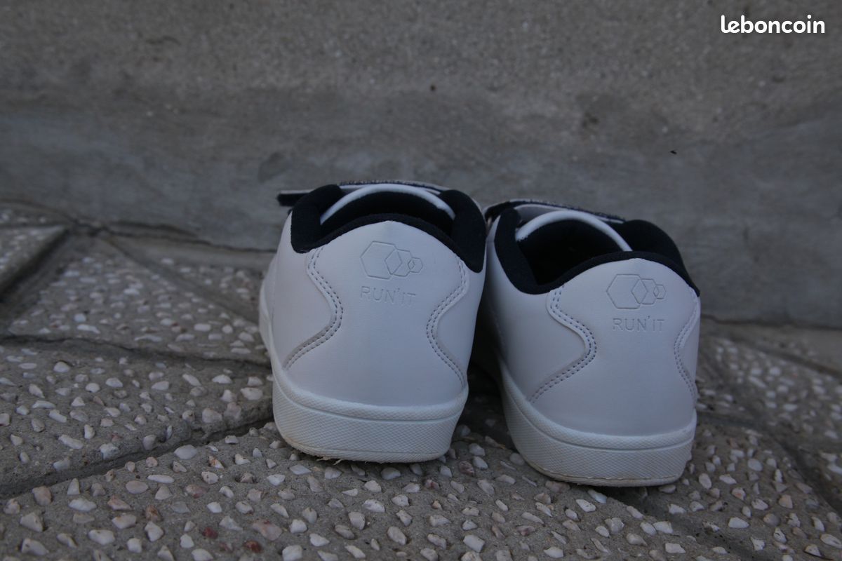 Baskets blanches taille 33 (image 2)