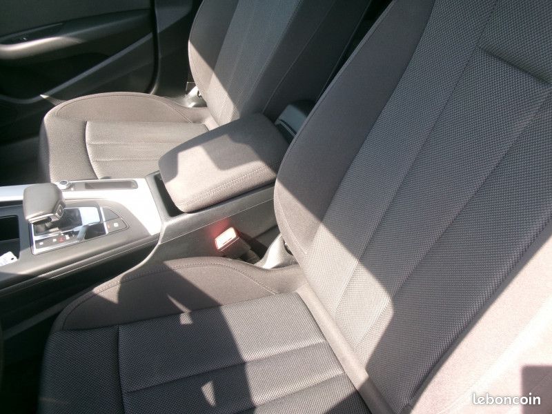 Audi A4 AVANT 30 TDI 136CH BUSINESS LINE S TRONIC 7 7CV (image 21)