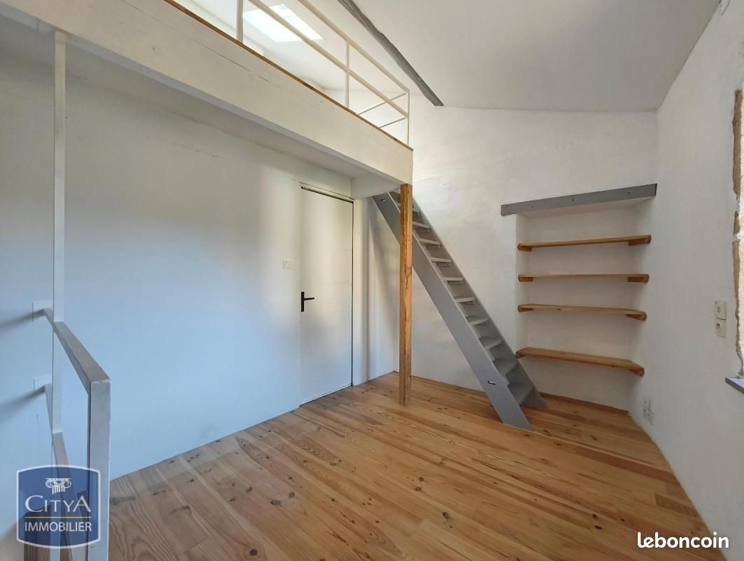 Maison 2 pièces 24 m² · à Saint-Haon-le-Châtel · 24 m² · 386 €