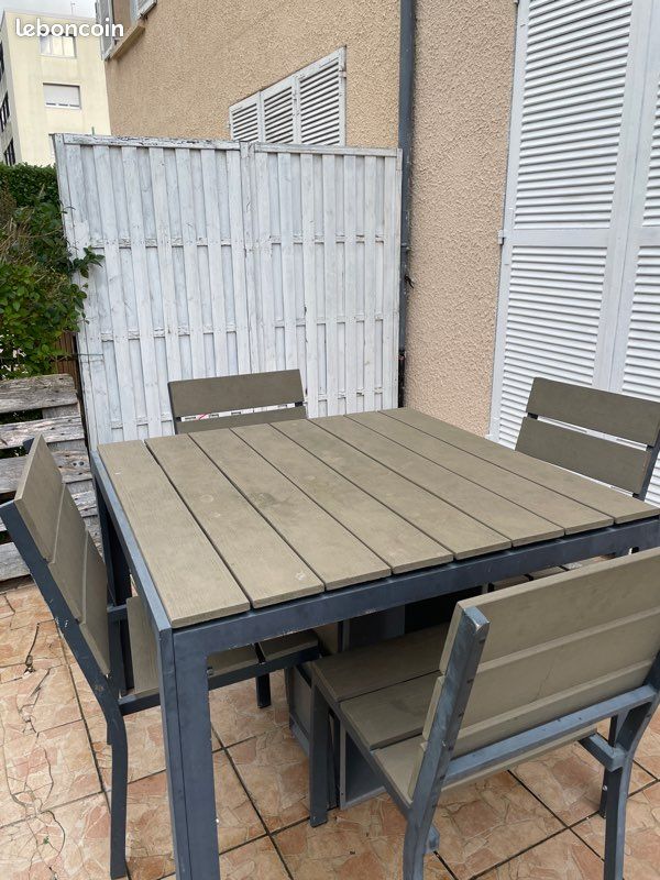 Table et chaises de maison (image 1)