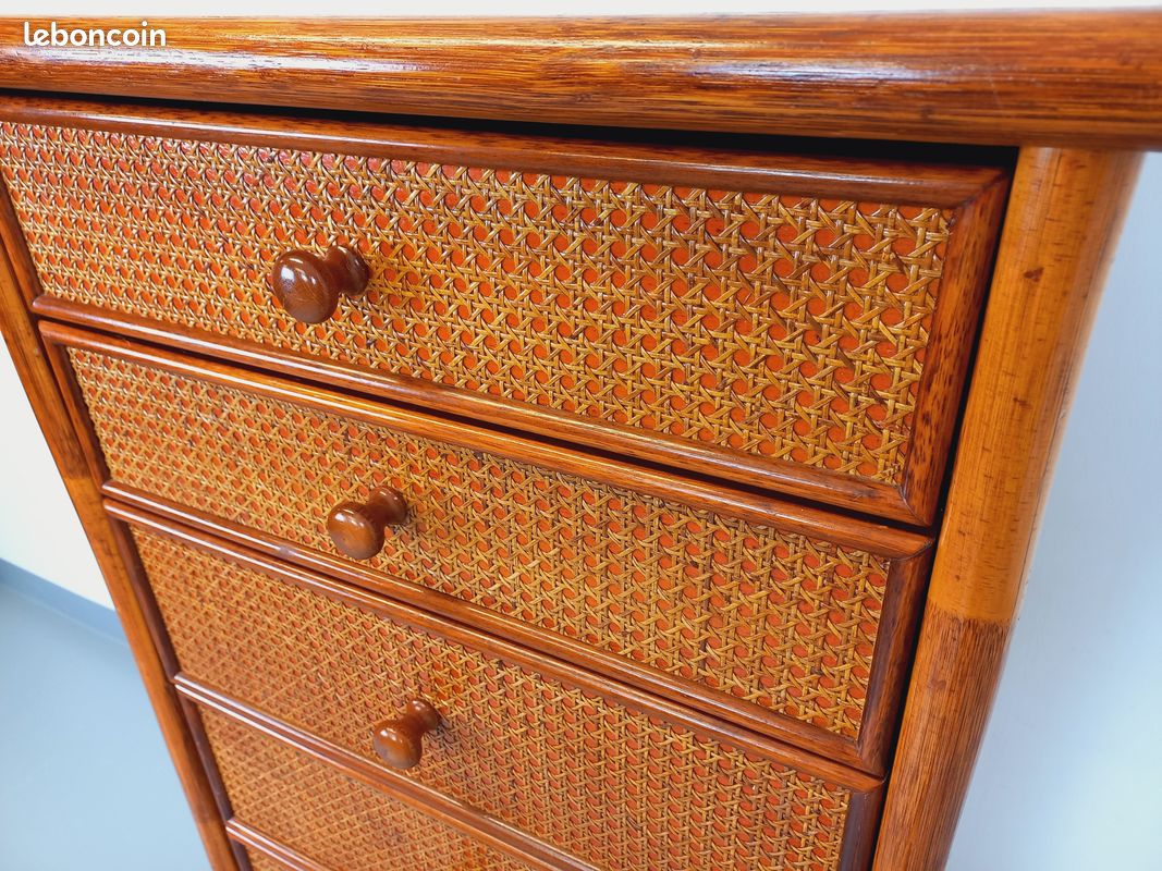 Commode chiffonnier semainier vintage en rotin, bois et cannage des années 70 (image 9)