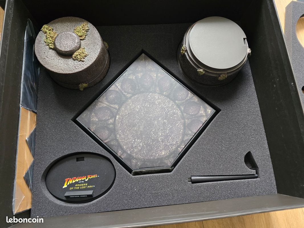 HOT TOYS DX05 Indiana Jones Collection