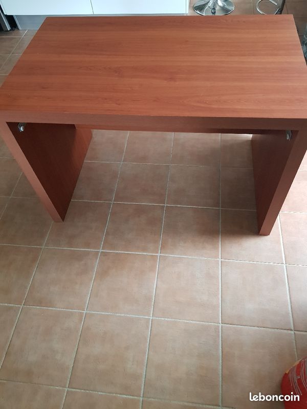 Bureau (image 1)
