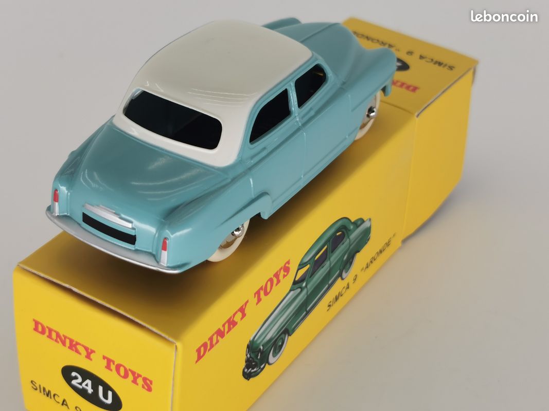 Jouet Dinky Toys Simca 9 Aronde 1954 - Échelle 1:43, Couleur Vert Olive, Occasion