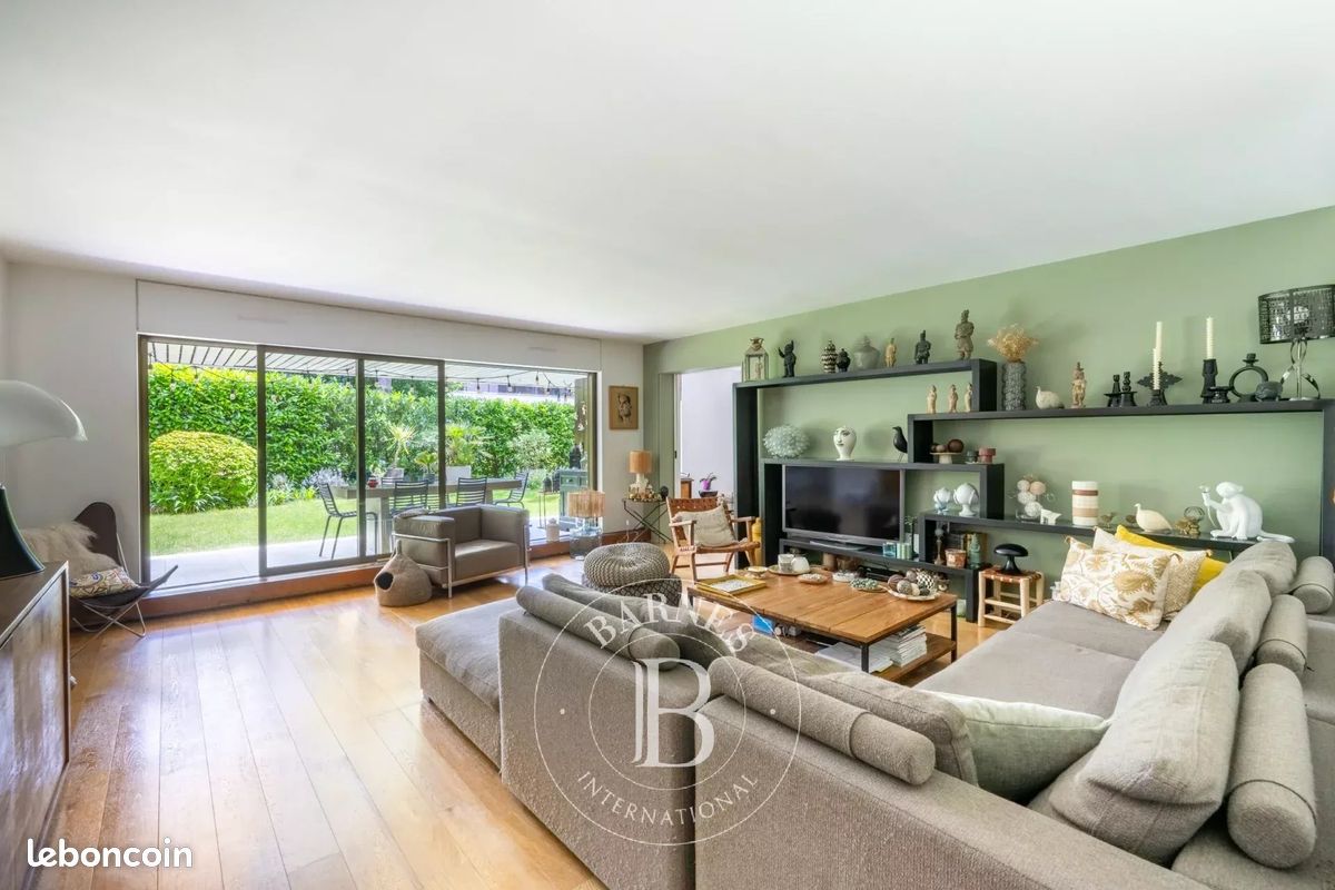 Appartement 6 pièces 135 m² · à Le Chesnay-Rocquencourt · 135 m² · 790 000 €