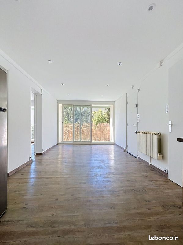Appartement 3 pièces 46 m² · à Marseille · 46 m² · 990 €/mois
