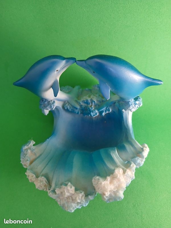 2 dauphins bisous sur une vague (image 2)
