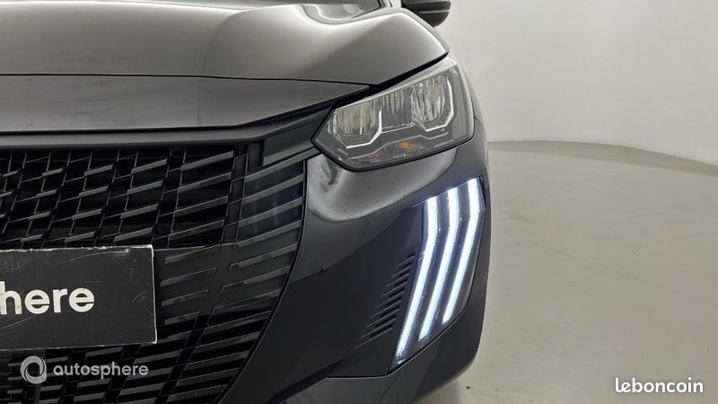 Peugeot 208 1.2 Hybrid 110ch Style e-DCS6 (image 17)