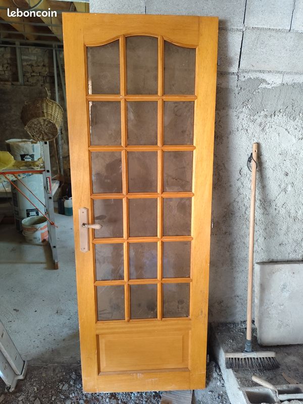 Porte en bois vitrée (image 1)