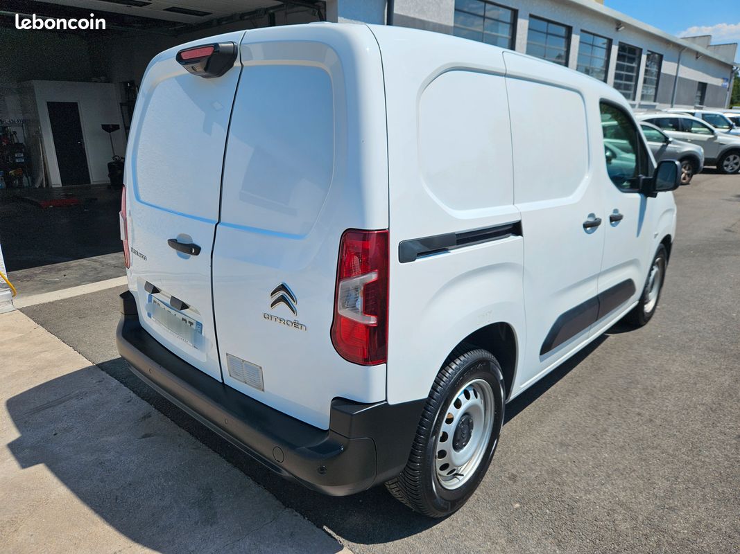 Citroën BERLINGO III BLUEHDI 100 Motricité renforcer 03Places 121000kms 8658ht (image 2)
