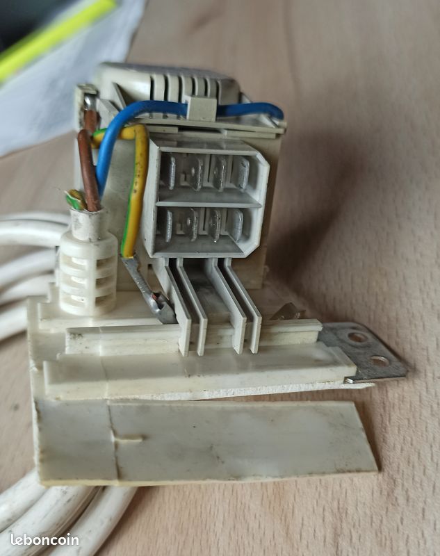 Filtre Antiparasite 0.47uf 10a Réf: Plf00472705100 Lave Linge Ariston Hotpoint Indesit (image 2)