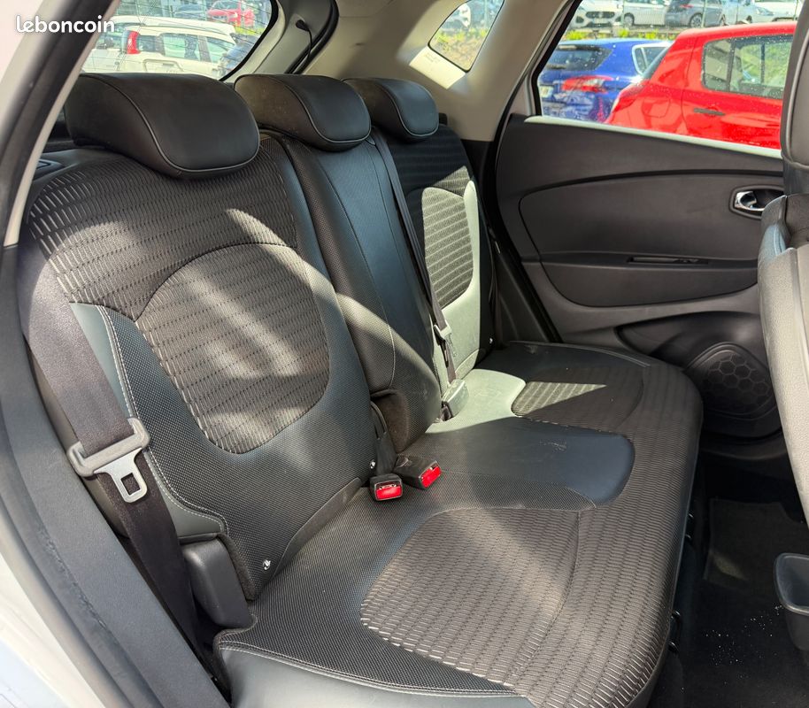 RENAULT CAPTUR 1.5 DCI 110CH INTENS ENTRETIEN À JOUr (image 25)