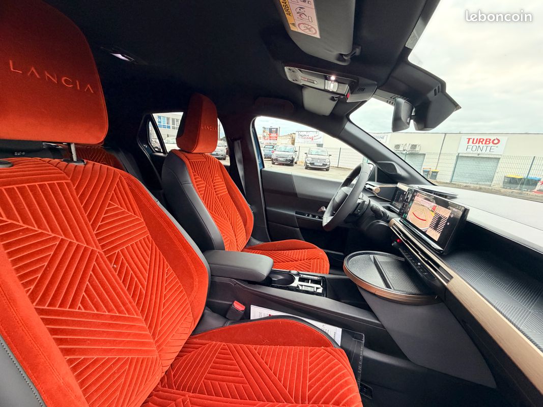 Loa 141e/mois Nouvelle Lancia Ypsilon ibrida 1.2 110ch LX Pack Disponible (image 4)