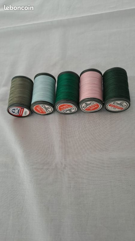 Bobine De Fil à Coudre DMC 500m - Vert Printemps Polyester - Tissus Main/Machine