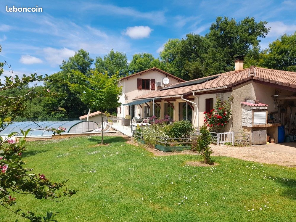 Maison 6 pièces 175 m² · à Lavergne · 175 m² · 330 000 €