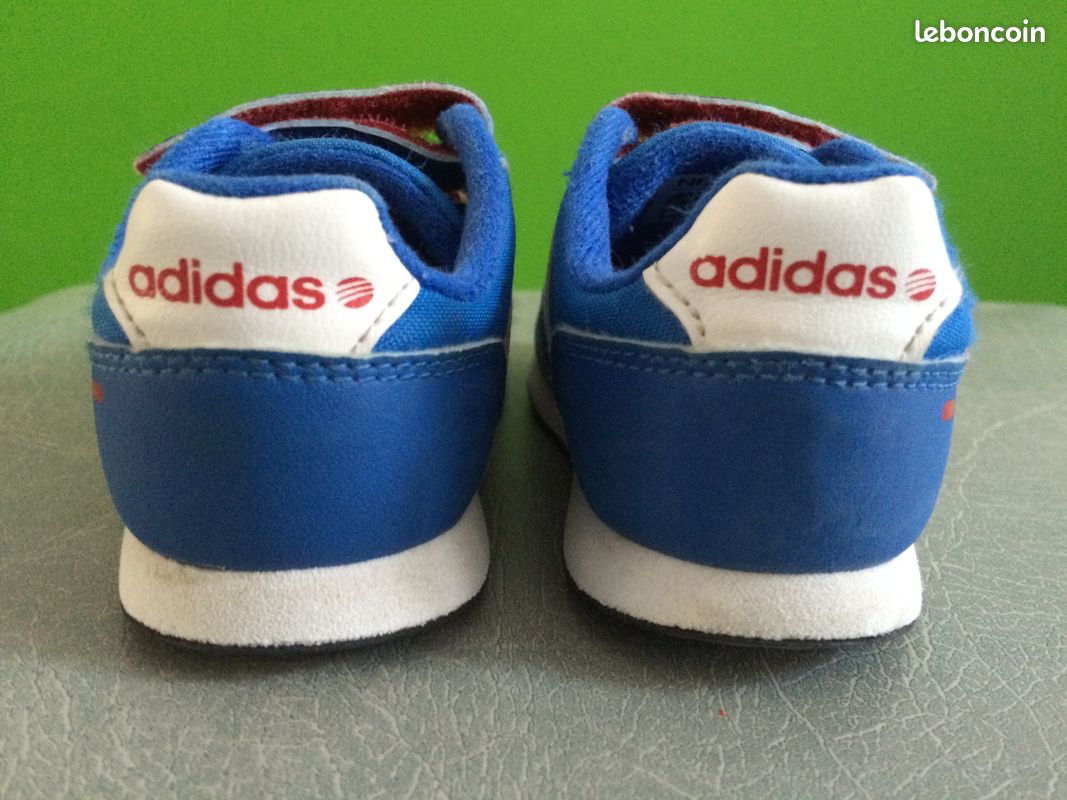 Baskets enfant ADIDAS NEO bleu bandes blanche T-21 (image 2)