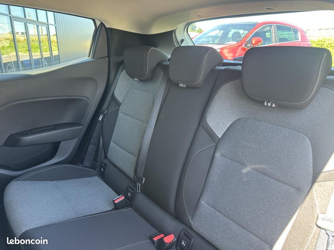 RENAULT CLIO 1.6 E-Tech Hybride - 145 - BVA multi-modes 2025 V Evolution Réversible - GARANTIE 12 MOIS (image 13)