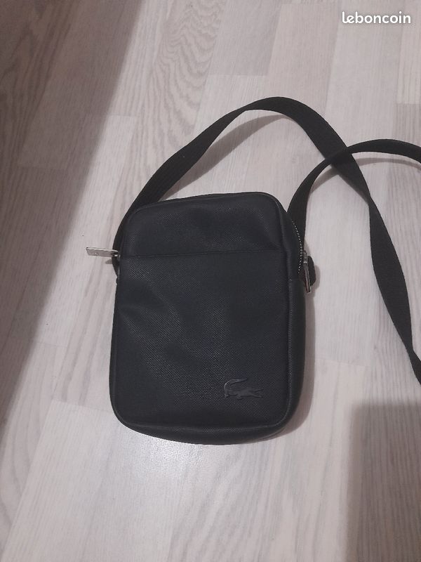 Vend sacoche lacoste acheter y a 1 semaine toute neuf (image 1)