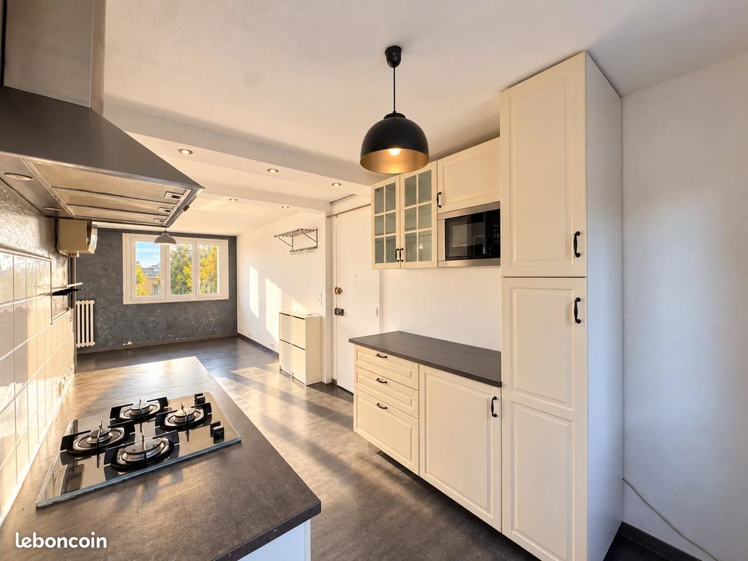 Appartement 3 pièces 53 m² · à Saint-Étienne · 53 m² · 69 900 €